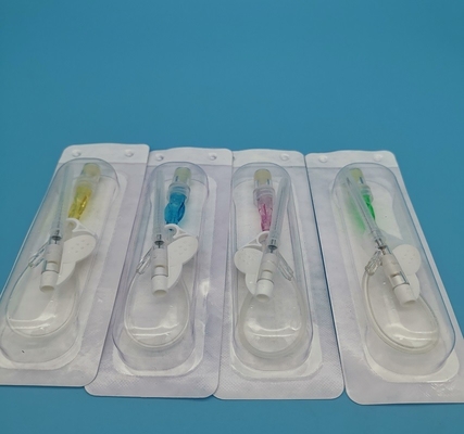 Tipo catéter púrpura de la mariposa del intravenoso de 26G para los vasos sanguíneos minúsculos