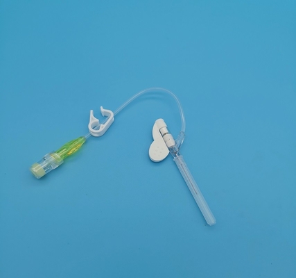 24G 	Tipo disponible infusión neonatal pediátrica amarilla de la mariposa de la cánula IV