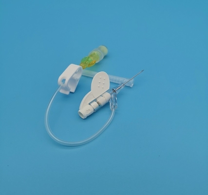 24G 	Tipo disponible infusión neonatal pediátrica amarilla de la mariposa de la cánula IV