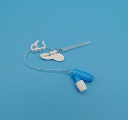 tipo presión positiva de 22G Y del intravenoso de la infusión rutinaria azul disponible de la cánula para los adultos